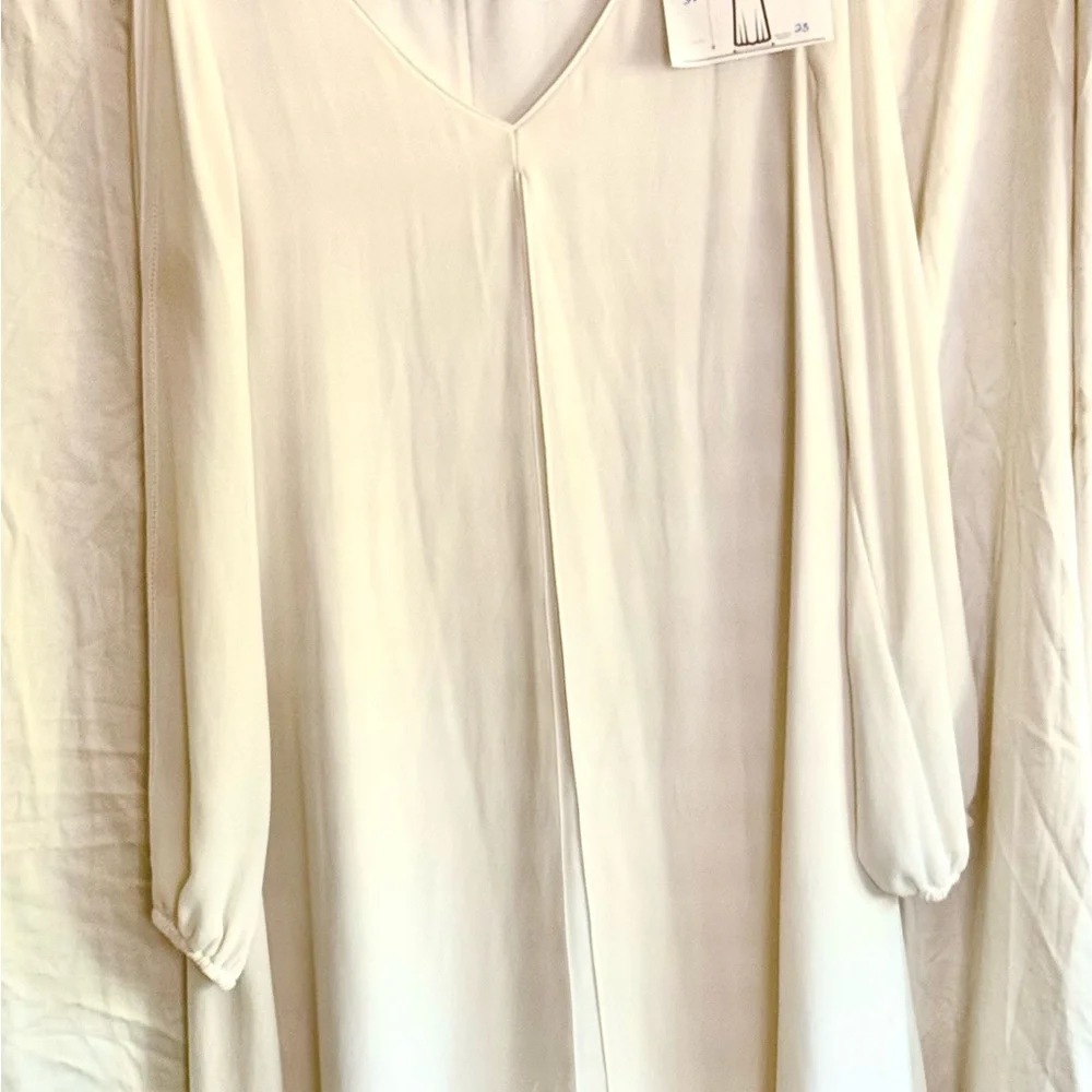 White House Black Market Size 10 Creamy White Cold Shoulder Flowy Soft Dress - Picture 1 of 6